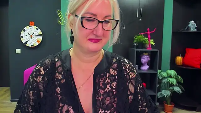 Snapshot of ChristyBrooks chatting on February 2025 06:37:01 PM ChristyBrooks online show from February 2025 06:37:01 PM