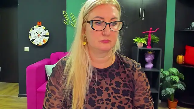 Snapshot of ChristyBrooks chatting on February 2025 12:59:01 PM ChristyBrooks online show from February 2025 12:59:01 PM