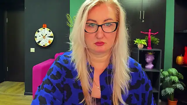 Snapshot of ChristyBrooks chatting on March 2025 03:20:01 PM ChristyBrooks online show from March 2025 03:20:01 PM