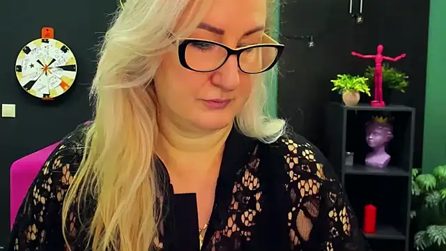 Snapshot of ChristyBrooks chatting on March 2025 01:17:02 PM ChristyBrooks online show from March 2025 01:17:02 PM