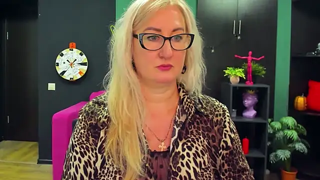 Snapshot of ChristyBrooks chatting on March 2025 04:17:02 PM ChristyBrooks online show from March 2025 04:17:02 PM