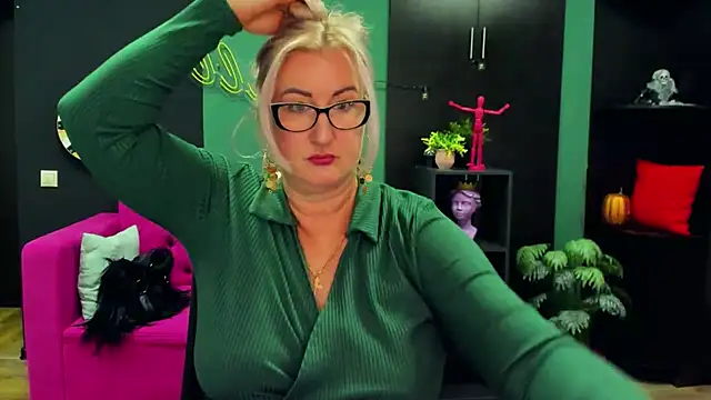 Snapshot of ChristyBrooks chatting on March 2025 06:12:02 PM ChristyBrooks online show from March 2025 06:12:02 PM