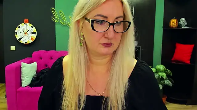 Snapshot of ChristyBrooks chatting on March 2025 06:21:02 PM ChristyBrooks online show from March 2025 06:21:02 PM