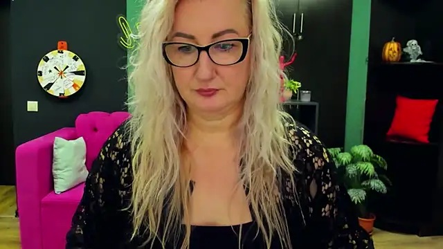 Snapshot of ChristyBrooks chatting on March 2025 12:34:01 PM ChristyBrooks online show from March 2025 12:34:01 PM