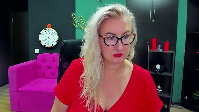 Snapshot of ChristyBrooks chatting on September 2025 01:25:02 PM ChristyBrooks online show from September 2025 01:25:02 PM