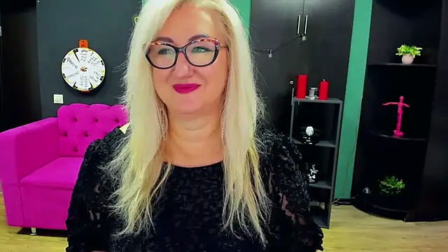 Snapshot of ChristyBrooks chatting on October 2025 12:15:02 PM ChristyBrooks online show from October 2025 12:15:02 PM