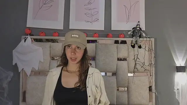 jolie lov online show from October 2025 01:15:02 PM