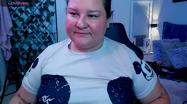 Snapshot of julieta_733 chatting on December 2024 08:21:02 PM julieta 733 online show from December 2024 08:21:02 PM