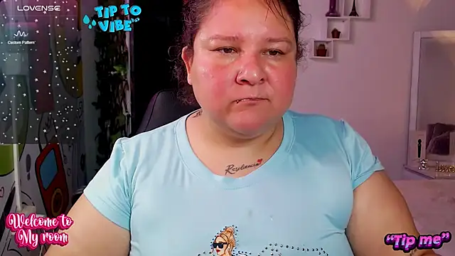 Snapshot of julieta_733 chatting on January 2025 08:43:01 PM julieta 733 online show from January 2025 08:43:01 PM