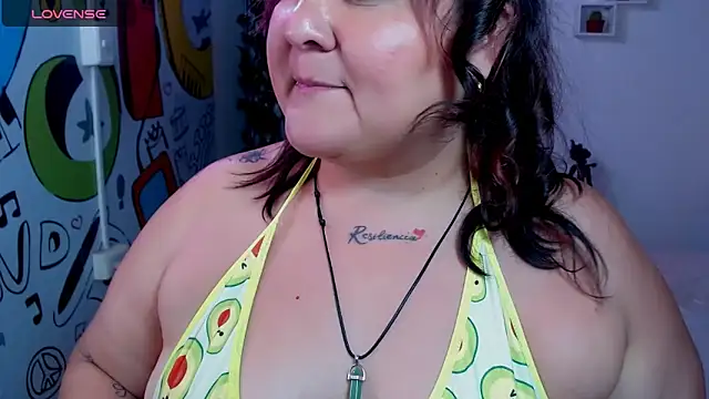 Snapshot of julieta_733 chatting on January 2025 04:33:02 AM julieta 733 online show from January 2025 04:33:02 AM