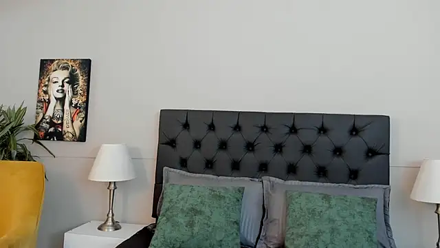 Robin Rief online show from October 2025 03:42:01 AM