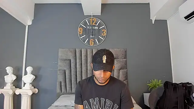 Robin Rief online show from April 2026 07:42:01 PM