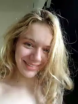 Snapshot of NicoleCut chatting on January 2025 02:20:01 PM NicoleCut online show from January 2025 02:20:01 PM