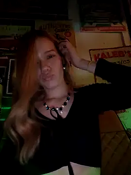 Snapshot of NicoleCut chatting on January 2025 02:04:01 AM NicoleCut online show from January 2025 02:04:01 AM