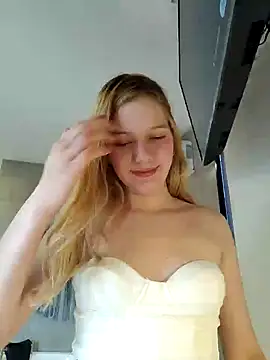 Snapshot of NicoleCut chatting on January 2025 06:38:02 PM NicoleCut online show from January 2025 06:38:02 PM