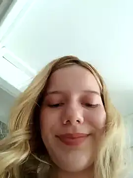 Snapshot of NicoleCut chatting on January 2025 11:20:02 AM NicoleCut online show from January 2025 11:20:02 AM