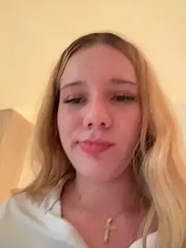 Snapshot of NicoleCut chatting on February 2025 10:47:02 AM NicoleCut online show from February 2025 10:47:02 AM