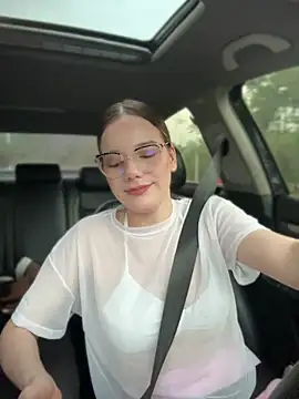 NicoleCut online show from June 2026 10:37:01 PM