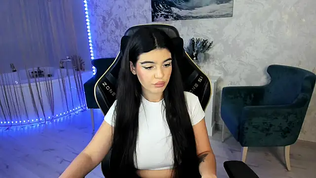 Snapshot of AlluringAriel chatting on September 2025 02:10:01 PM AlluringAriel online show from September 2025 02:10:01 PM