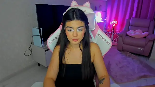 Snapshot of AlluringAriel chatting on September 2025 07:41:02 PM AlluringAriel online show from September 2025 07:41:02 PM