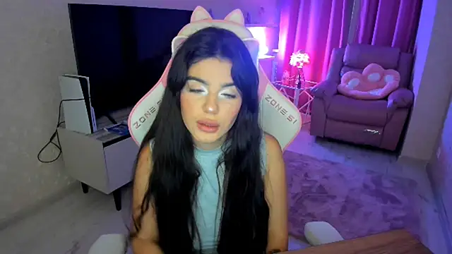 Snapshot of AlluringAriel chatting on September 2025 05:40:02 PM AlluringAriel online show from September 2025 05:40:02 PM