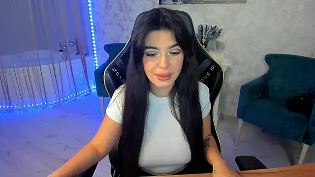 Snapshot of AlluringAriel chatting on October 2025 07:34:02 PM AlluringAriel online show from October 2025 07:34:02 PM