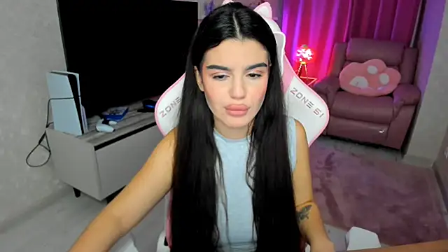 Snapshot of AlluringAriel chatting on October 2025 07:35:02 PM AlluringAriel online show from October 2025 07:35:02 PM