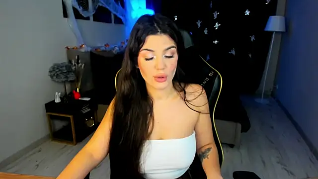 Snapshot of AlluringAriel chatting on October 2025 07:27:02 PM AlluringAriel online show from October 2025 07:27:02 PM