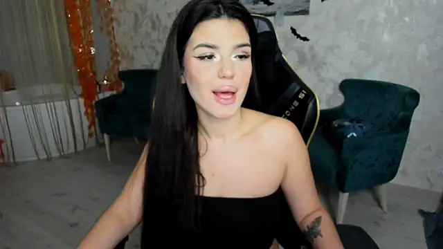 Snapshot of AlluringAriel chatting on November 2025 06:31:01 PM AlluringAriel online show from November 2025 06:31:01 PM