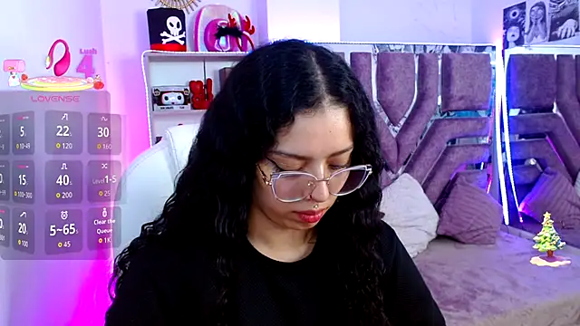 Aurora Brownn online show from December 2025 04:07:02 AM