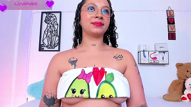 Snapshot of Mari_Sweett chatting on February 2025 01:00:01 AM Mari Sweett online show from February 2025 01:00:01 AM