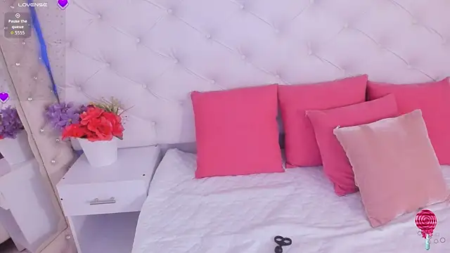 Snapshot of anchela-garcia1 chatting on September 2025 12:16:02 PM anchela-garcia1 online show from September 2025 12:16:02 PM