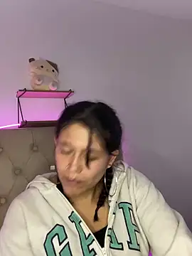 mariana 21x online show from February 2025 01:38:02 PM