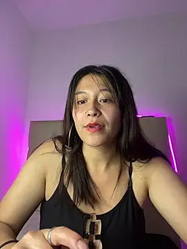 mariana 21x online show from February 2025 07:30:02 PM