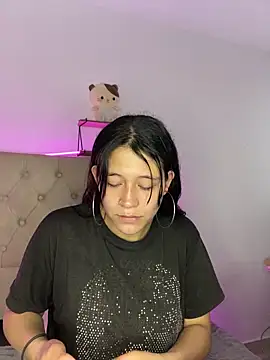 mariana 21x online show from February 2025 01:07:01 PM