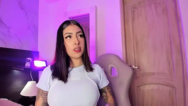 misscheelsee online show from December 2024 05:02:01 PM