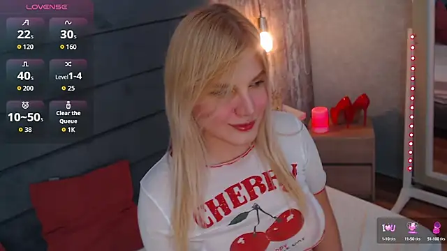 CrystalWoods94 online show from September 2025 01:44:02 PM