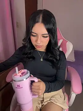 Emily-14 online show from February 2026 04:43:02 AM