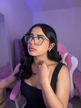 Emily-14 online show from April 2026 01:58:01 AM