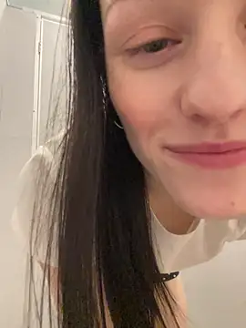 Mia Mia M online show from June 2026 03:40:02 PM