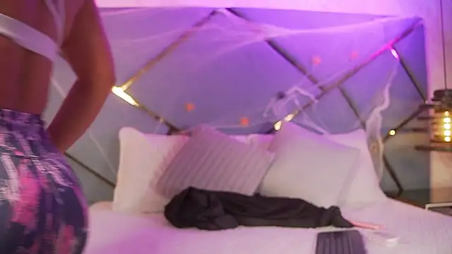 Snapshot of giorgia_13 chatting on October 2025 03:10:02 AM giorgia 13 online show from October 2025 03:10:02 AM