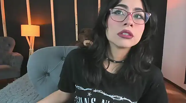 vampy dolll online show from December 2024 01:00:01 PM