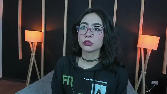 vampy dolll online show from January 2025 01:04:02 PM