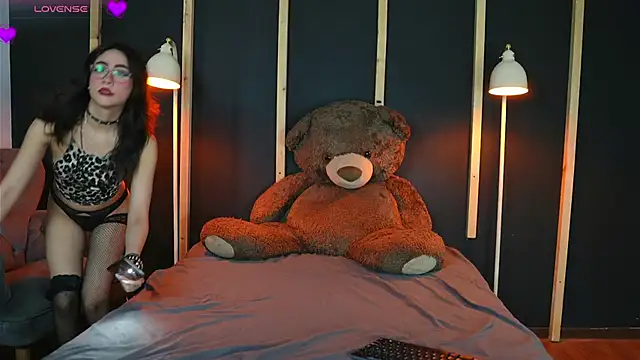 vampy dolll online show from March 2025 09:02:02 PM