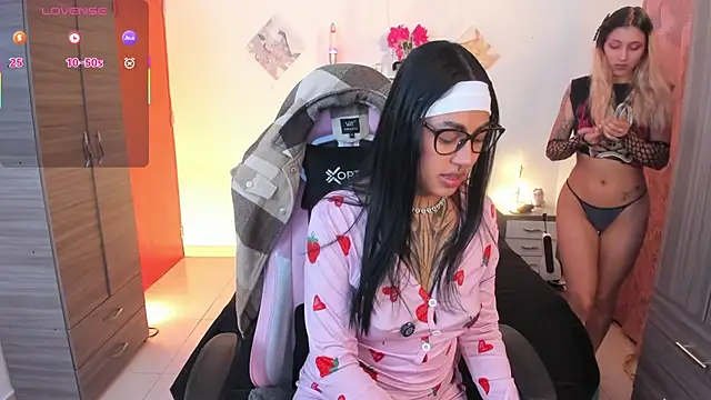 cuteweed420 online show from July 2026 01:14:01 AM