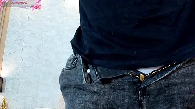 Freyaa   online show from January 2025 03:31:01 AM