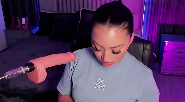 Lillyortiz online show from January 2025 09:29:02 PM