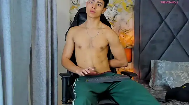 Snapshot of JoshRashfordd chatting on January 2025 11:39:01 AM JoshRashfordd online show from January 2025 11:39:01 AM
