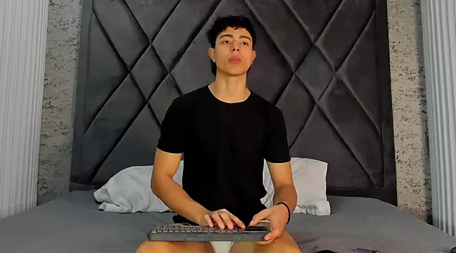 Snapshot of JoshRashfordd chatting on February 2025 11:49:01 AM JoshRashfordd online show from February 2025 11:49:01 AM