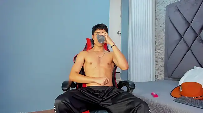Snapshot of JoshRashfordd chatting on February 2025 02:48:02 PM JoshRashfordd online show from February 2025 02:48:02 PM